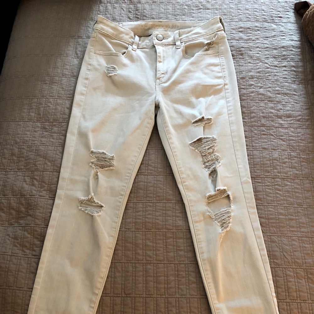 EUC American Eagle Distressed Jeans